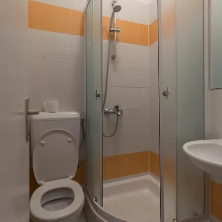 Backpackers Hostal *