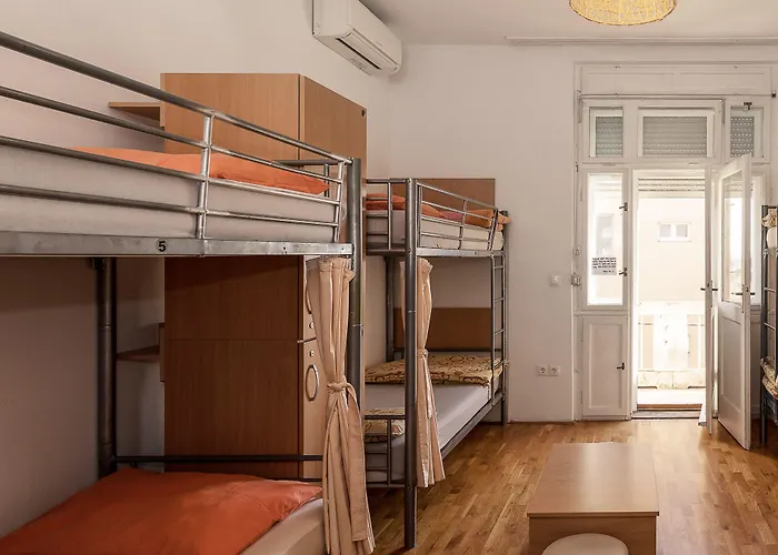 Backpackers Ostello *