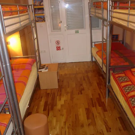 Backpackers بيت شباب سبليت